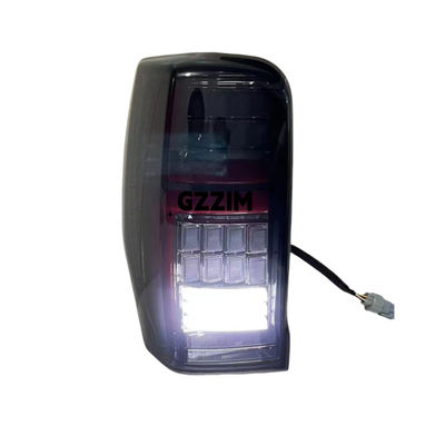 Mitsubishi Triton L200 2005-2014 自動車部品 カスタマイズされた車灯 後部ライト